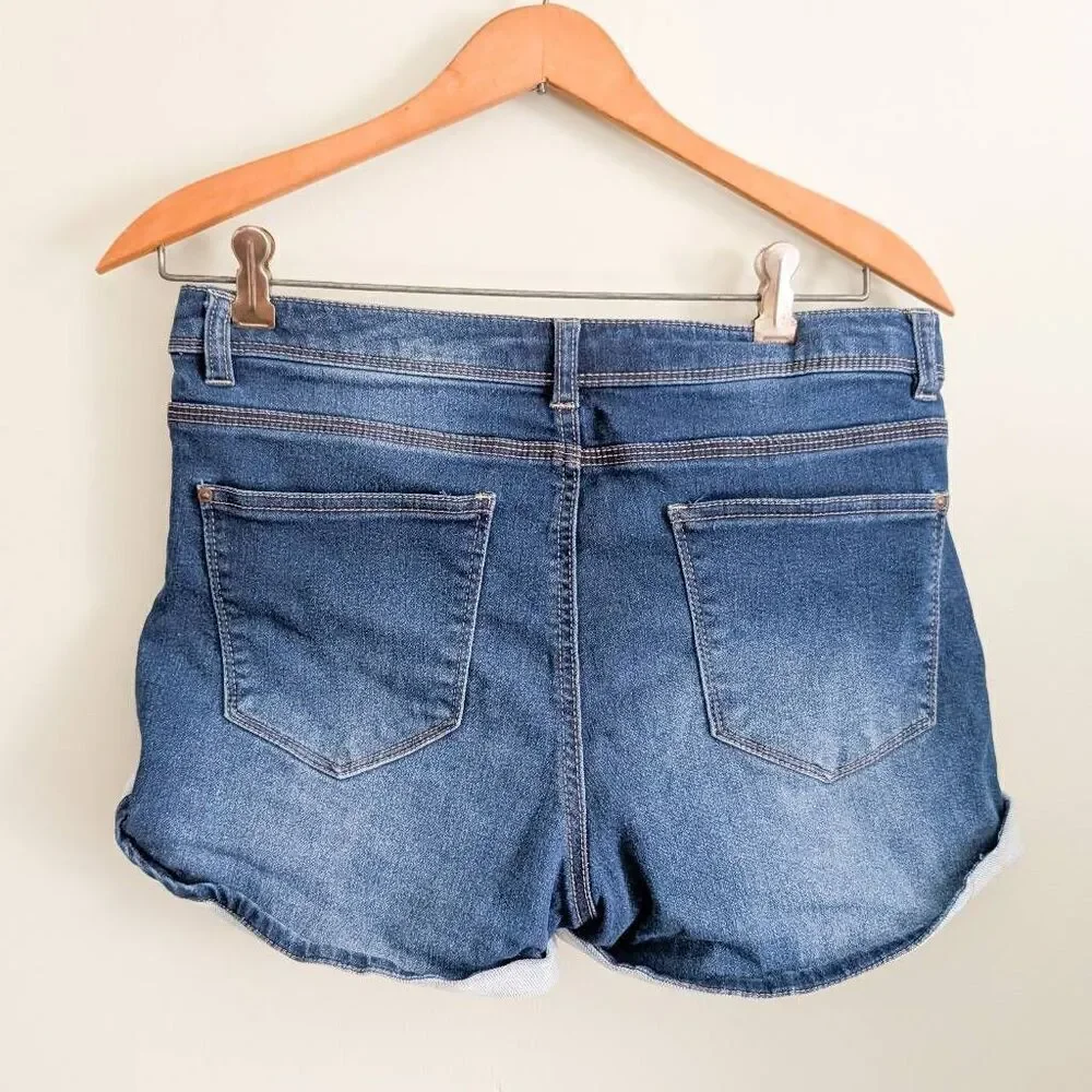Almost Famous Mid Rise Denim Short 11